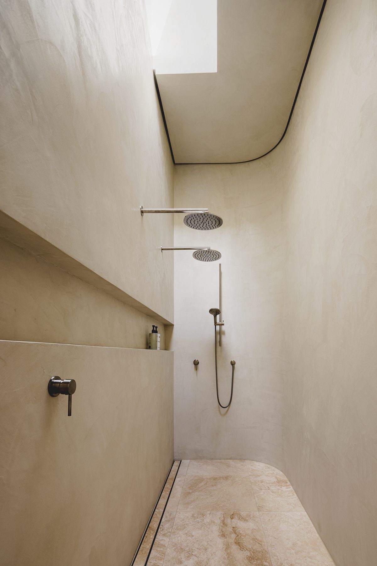 Seamless microcement floor and walls by Mineral Fox in a modern Australian interior
